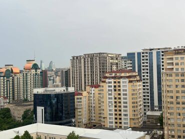 Uzunmüddətli kirayə mənzillər: Gündəlik Kirayə – 28 May metrosuna 10 dəqiqə 2 otaqlı, 12-ci mərtəbə — 17