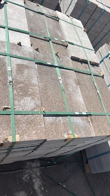 Фасадные гранитные плитки: Куртинский гранит - это бежевый, серовато-бежевый или — 6