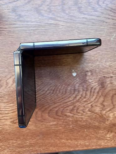 z flip 2: Samsung Galaxy Z Flip 5, rəng - Qara, Barmaq izi — 4