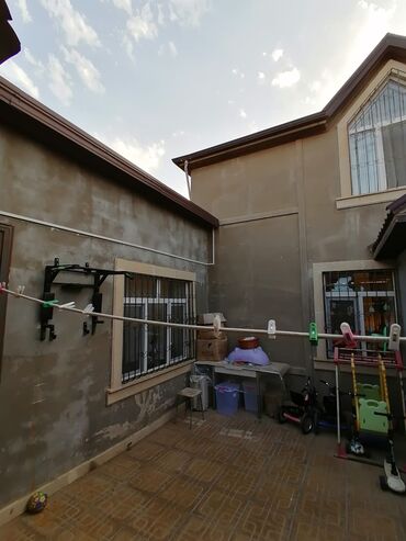 Həyət evləri və villaların satışı: Qaraçuxur qəs. 4 otaqlı, 130 kv. m, Orta təmir — 4