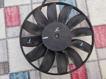 Auto delovi: Ventilator hladnjaka Lada 21214 Niva 1.7i br.1. Polovan, ispravai — 1