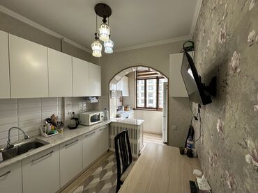 раздолный дом: 3 комнаты, 69 м², 105 серия, 6 этаж, Евроремонт