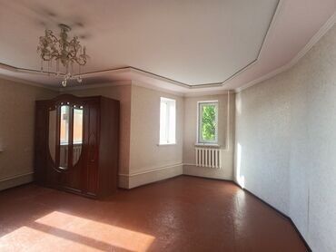аренда дом с бассейном: 170 м², 4 комнаты, Подвал, погреб, Забор, огорожен