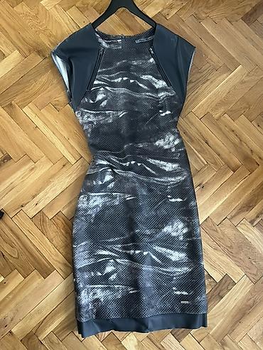 haljine blondi: PS Fashion haljina – sivo-crni uzorak, pencil kroj - Brend: PS — 1