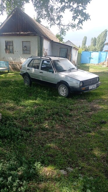 самые дешёвые авто: Volkswagen Golf: 1987 г., 1.8 л, Механика, Бензин, Седан