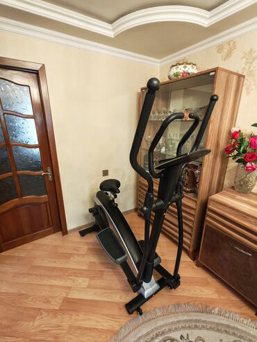 Elliptik trenajorlar: Elliptik trenajor – evdə kardio və ümumi bədən məşqləri üçün — 4