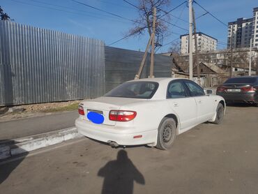 Mazda: Mazda 323: 2000 г., 2 л, Автомат, Бензин, Седан