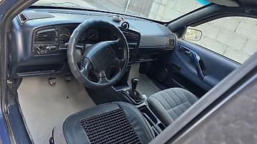 Volkswagen: Volkswagen Passat: 1994 г., 1.8 л, Кол менен иштөөчү, Бензин, Седан — 2
