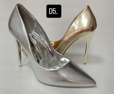 ravne salonke: Pumps