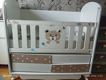 madeyra usaq mebelleri: Uşaq beşiyi – “Ali bebe” modeli - Rəng: ağ və bej detallarla - Ön — 2