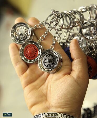 Breloklar: Xoş görünüşlü aksesuarlar. Hər cür maşın aksesuarının satışı bizdə — 9