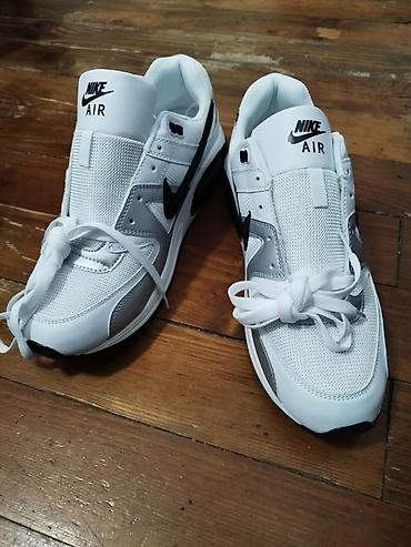 Patike: 02. 41-46
3700⭐⭐ — 10