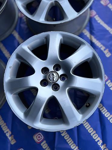 volk rays: Литые Диски R 17 Toyota, Комплект, отверстий - 5, Б/у — 4