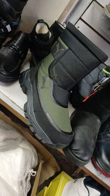 Кроссовки и спортивная обувь: Мужская обувь (несколько моделей) 1) Кроссовки серо‑чёрные Waterproof — 16