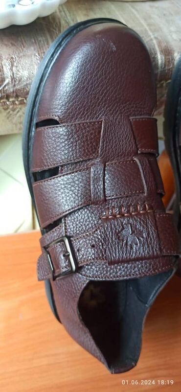 туфли 44: Продаются мужские сандалии, темно-коричневые. Классика. Фабричный