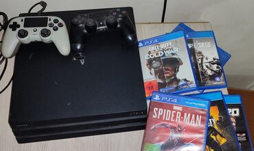 PS4 (Sony PlayStation 4): Продаю Soni playstation 4 pro в идеальном состоянии. Диски и джойстик