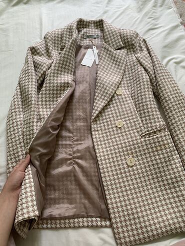 замшевый пиджак: Костюм XL (EU 42), цвет - Бежевый