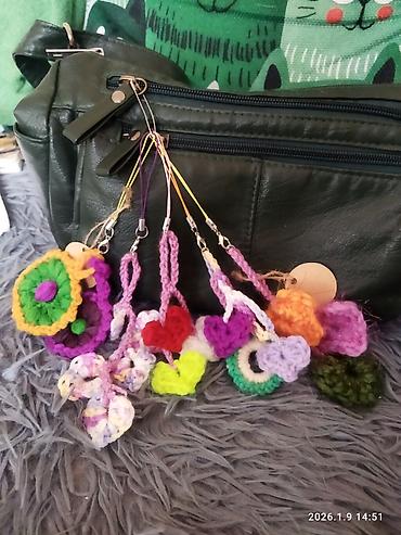 kipling monkey: Вязаные брелоки и подвески ручной работы - Ассортимент: забавные — 7