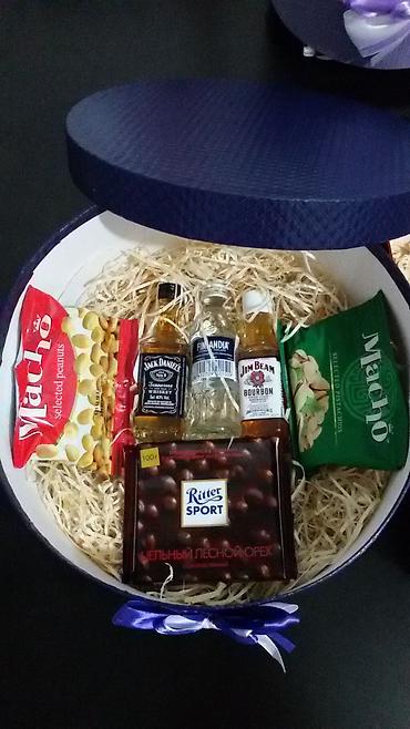 Подарки и сувениры: Подарочные композиции из шоколадок, цветов,мягких игрушек . ко — 23