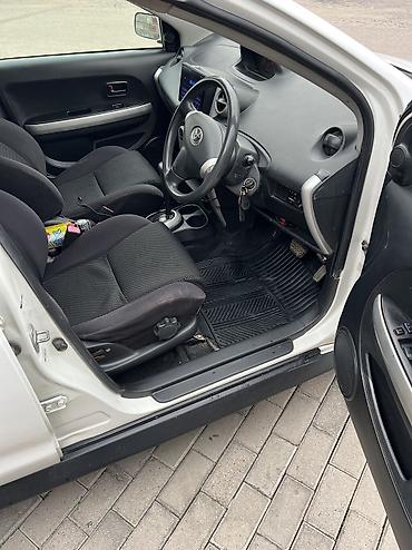 mini kuper: Toyota Ist: 2004 г., 1.5 л, Автомат, Бензин, Хэтчбэк — 5