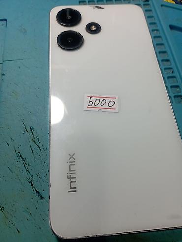 rgb stick: Infinix HOT 30i, Б/у, 128 ГБ, цвет - Белый — 1