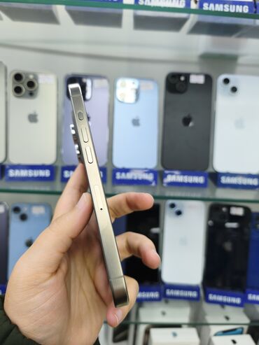 Apple iPhone: IPhone 15 Pro, Face ID — 4