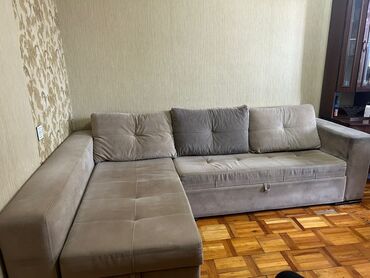 Giriş qapıları: Künc divan