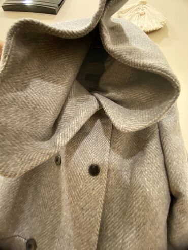 Paltolar: Mango palto. Boz rəng.3 dəfə geyilib.Çox gözəl,maraqlı və qeyri adi — 4