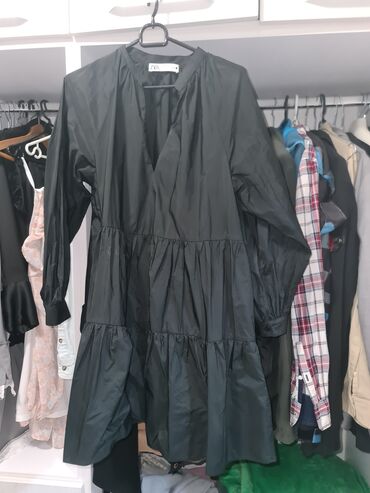 crna šljokičasta haljina: Zara M (EU 38), color - Black, Evening, Long sleeves