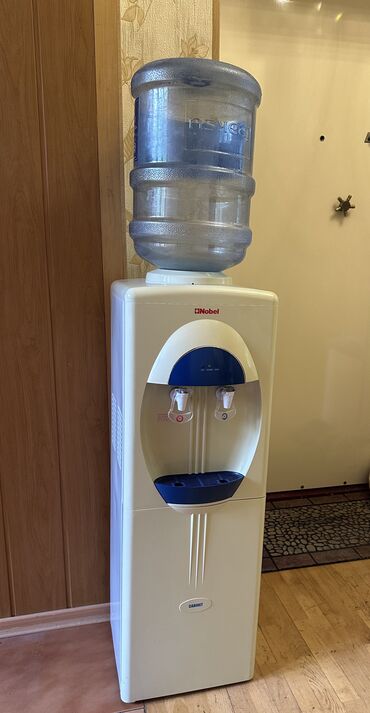 su filtirləri: Dispenser Döşəməüstü, Su soyutma ilə, İşlənmiş