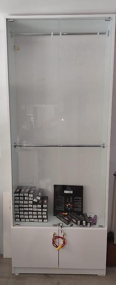 islenmis skaflar: Vitrin dolab 180 azn satilir‼️unvan nerimanov 6493 sekine — 1