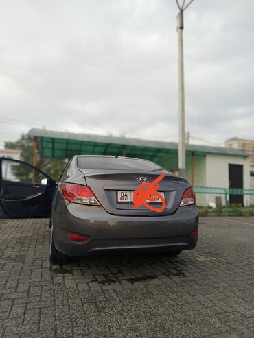 Hyundai: Hyundai Solaris: 2013 г., 1.6 л, Механика, Бензин, Седан at lalafo.kg — 2 Hyundai: Hyundai Solaris: 2013 г., 1.6 л, Механика, Бензин, Седан — 2