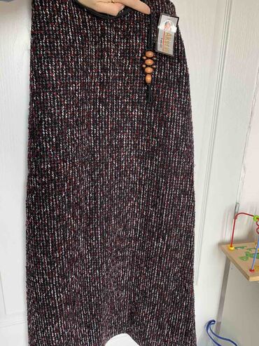 uska crna suknja: M (EU 38), Midi, color - Multicolored