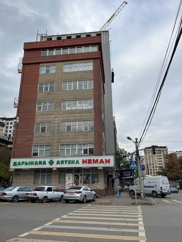 аренда офиса: Сдаются помещения в бизнес-центре на оживлённом перекрёстке улиц