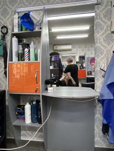 оборудование для парикмахерская: Продается зеркало для парикмахерской в хорошем состоянии 4шт