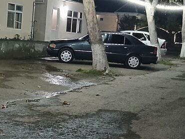 диски на ниву: Bu, dörd qapılı, tünd rəngli sedan avtomobildir. Avtomobilin ağ rəngli