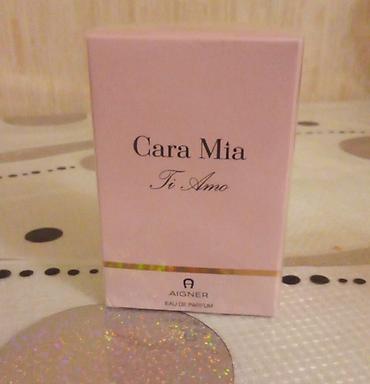 Birinci şekildeki Parfum 20 azn,,,Qiymet,hamisini birdən alanlara