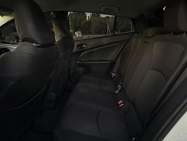 byd e1: Toyota Prius: 2017 г., 1.8 л, Автомат, Гибрид, Лифтбек — 10