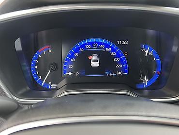 corolla 2021: Toyota Corolla: 1.6 l | 2021 il Sedan — 8