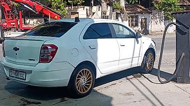 Унаа: Chevrolet Cobalt: 2018 г., Кол менен иштөөчү, Бензин, Седан — 2