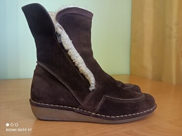 Ботинки и ботильоны: Зимние ботинки размер 38 — 8