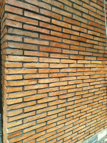 Жидкие обои: Dekorativ kərpic üzlük – suvaqlı-duvar effekti - Material: bişmiş gil