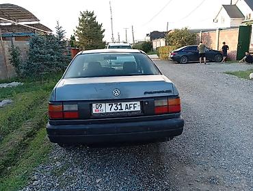 pass: Volkswagen Passat: 1990 г., Седан — 3