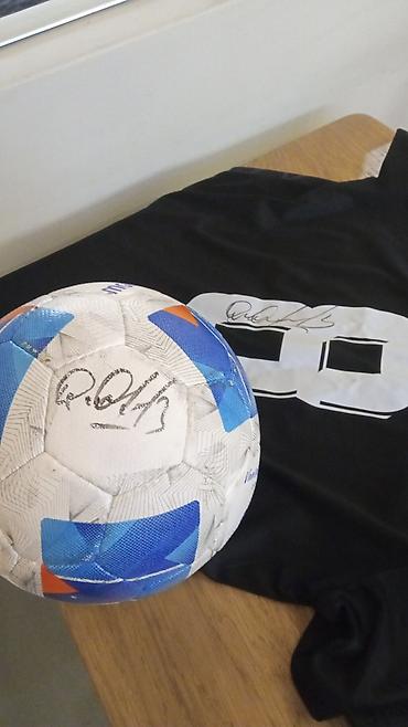 neftci forma satisi: Kolleksiya üçün nadir futbol dəsti - Avtograflı futbol topu: Rəsmi — 1