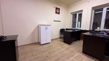 купить офисные стулья в бишкеке: Кеңсе эмереги комплекти, Жыгач, түсү - Ак