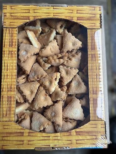 кол саат: Ассорти кондитерских изделий в коробках с прозрачным окошком. печенье — 1