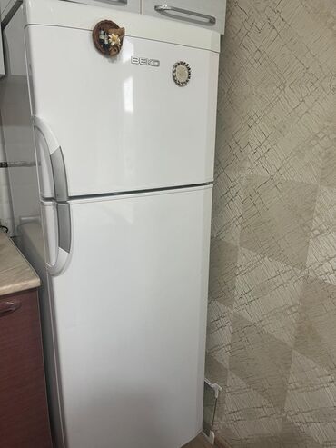 Стиральные машины: BSoyuducu Beko satılır 250 azn.Ustada olmayıb.İşləkdir,heç bir