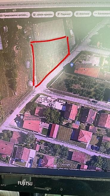 selidbe kuca: Građevinsko zemljište spremno za izgradnju, locirano u mirnom delu — 1