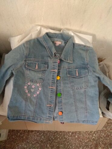 джинсовая куртка для девочки: Продаю куртку джинсовуюдля девочки 5 летб/у состояние