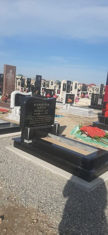 Başqa xidmətlər: Hər növ qəbir daşlarının sifarişi və guraştirmasi qəbul olunur — 5